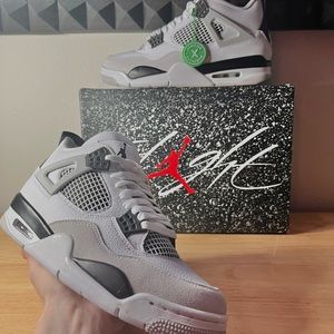 Jordan 4  Retro “ Military Black ”